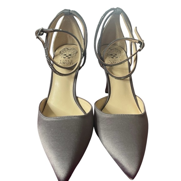 Vince Camuto Ketrinda Size 8.5
Grey Satin - Picture 4 of 16